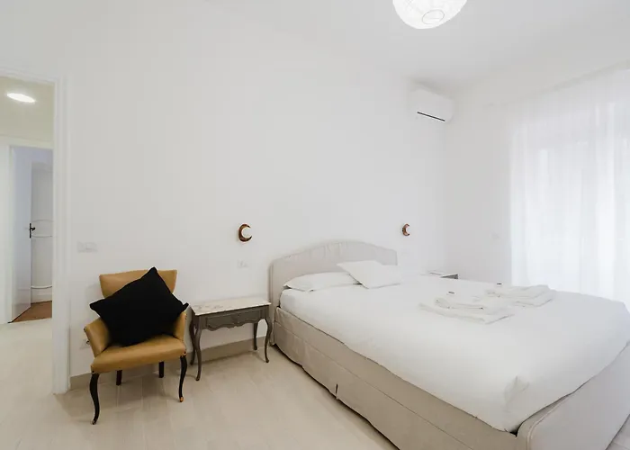 Apartamento Savorelli 2 Bedroom - Private Parking - A 10 Minuti Dalle Metro A *