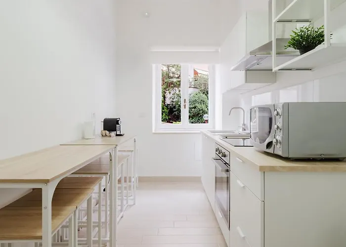 Savorelli 2 Bedroom - Private Parking - A 10 Minuti Dalle Metro A Apartamento *