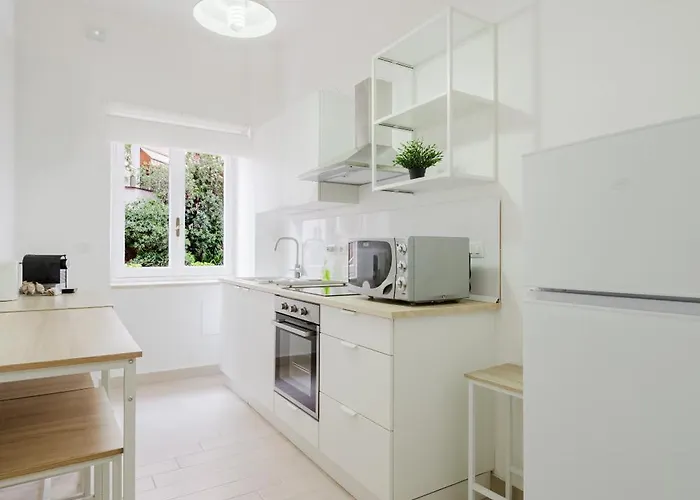 Savorelli 2 Bedroom - Private Parking - A 10 Minuti Dalle Metro A